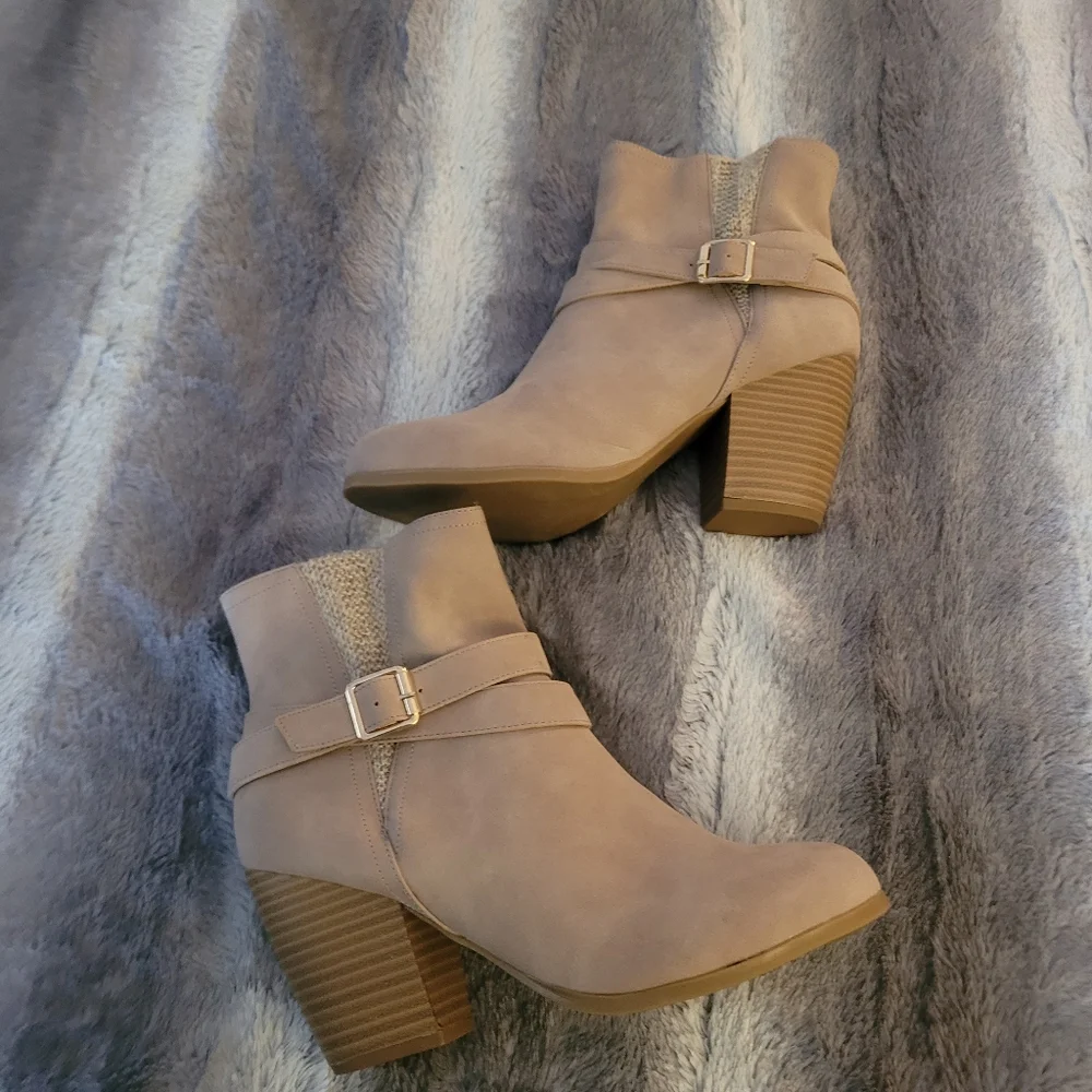 Dolce by Mojo Moxy NWOT Size 10